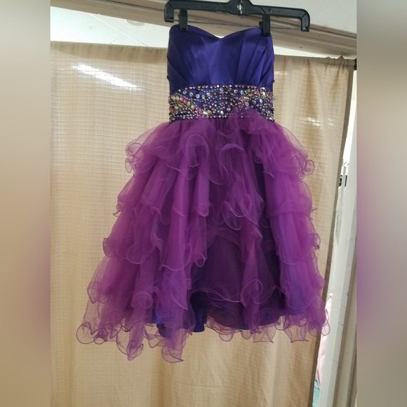 b' dazzle Dresses & Skirts - B' Dazzle size small homecoming dress